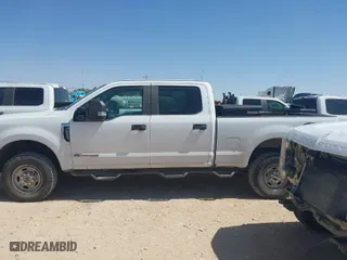 2017 Ford Super Duty F-250 SRW Lariat with VIN 1FT7W2BT0HEB13591, listed as a IAAI auction lot 41945431 with 237,275 mi miles. Bid and sale history available at carsss.com. Image 14.