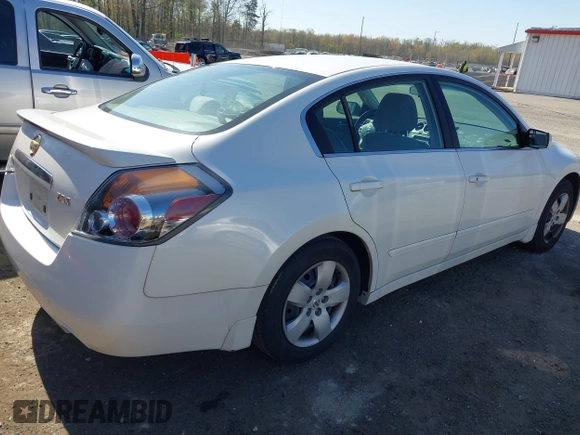 2007 Nissan Altima 2.5 S with VIN 1N4AL21E57N407946, listed as a IAAI auction lot 42003105 with 171,030 mi miles. Bid and sale history available at carsss.com. Image 4.