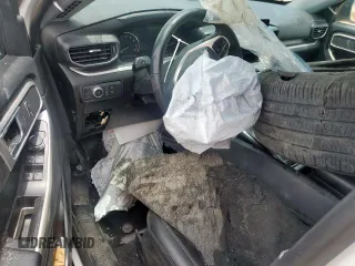 2022 Ford Explorer XLT z VIN 1FMSK7DH9NGA71395, wystawiony jako Copart lot #60721505 z przebiegiem Nie podano mil oraz Szkoda całkowita • Salvage title. Historia ofert i sprzedaży dostępna na DreamBid. Obrazek 8.
