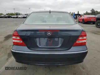 2005 Mercedes-Benz C 240 z VIN WDBRF61J75A775542, wystawiony jako Copart lot #52990205 z przebiegiem 79 815 mil mil oraz Szkoda całkowita • Salvage title. Historia ofert i sprzedaży dostępna na DreamBid. Obrazek 6.