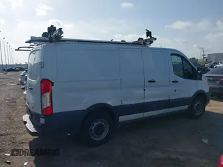 2018 Ford Transit z VIN 1FTYE1ZMXJKA11190, wystawiony jako IAAI lot #42683840 z przebiegiem 175 427 mil mil oraz . Historia ofert i sprzedaży dostępna na DreamBid. Obrazek 14.
