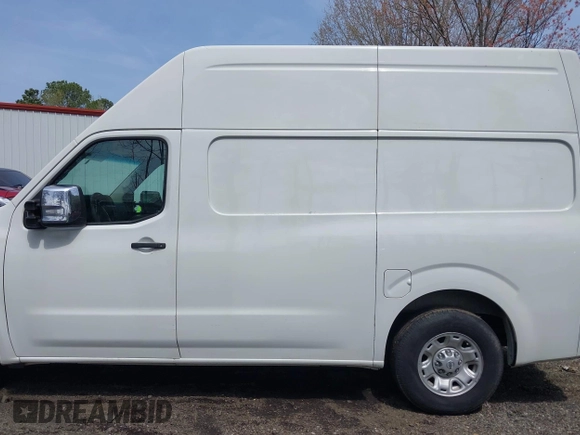 2017 Nissan NV Cargo SV z VIN 1N6AF0LY5HN804102, wystawiony jako IAAI lot #41942049 z przebiegiem 116 323 mil mil oraz . Historia ofert i sprzedaży dostępna na DreamBid. Obrazek 14.