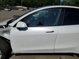 2024 Tesla Model Y Long Range с VIN 7SAYGDEE2RA257279, выставлен на аукционе Copart как лот 61248255 с пробегом Не указан миль и Списание • Salvage title. История ставок и продаж доступна на DreamBid. Изображение 7.