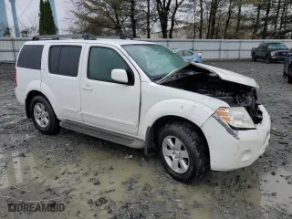 2010 Nissan Pathfinder SE with VIN 5N1AR1NB2AC605384, listed as a Copart auction lot 52105735 with 138,019 mi miles and Salvage Title. Bid and sale history available at carsss.com. Image 4.