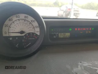 2006 Scion xB z VIN JTLKT324964090627, wystawiony jako Copart lot #52608985 z przebiegiem 195 918 mil mil oraz Szkoda całkowita • Salvage title. Historia ofert i sprzedaży dostępna na DreamBid. Obrazek 9.