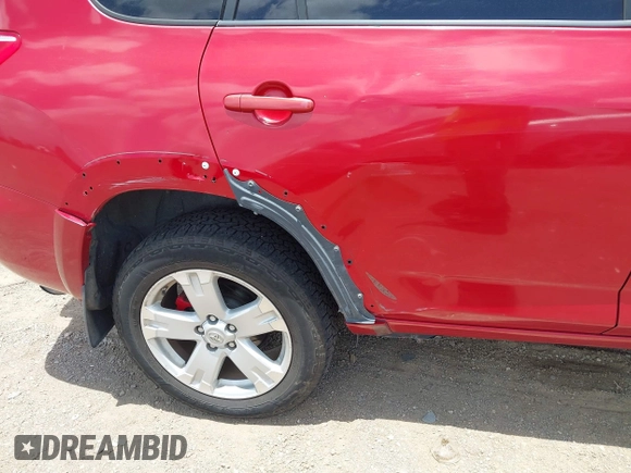 2007 Toyota RAV4 Sport z VIN JTMBD32V075089735, wystawiony jako IAAI lot #42448493 z przebiegiem 183 051 mil mil oraz . Historia ofert i sprzedaży dostępna na DreamBid. Obrazek 12.