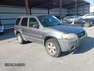 2006 Ford Escape XLS with VIN 1FMYU02Z16KA22746, listed as a IAAI auction lot 41949781 with 231,666 mi miles. Bid and sale history available at carsss.com. Image 1.