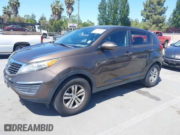 2011 Kia Sportage LX z VIN KNDPB3A25B7099564, wystawiony jako IAAI lot #42328113 z przebiegiem 173 372 mil mil oraz . Historia ofert i sprzedaży dostępna na DreamBid. Obrazek 2.