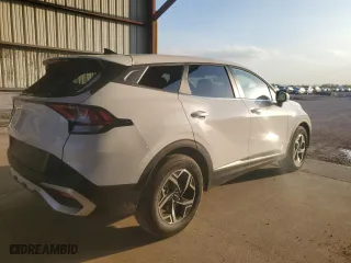 2025 Kia Sportage LX with VIN 5XYK23DF8SG314446, listed as a Copart auction lot 50294635 with 1,402 mi miles and Clean Title. Bid and sale history available at carsss.com. Image 3.
