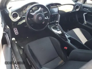 2020 Toyota 86 z VIN JF1ZNAA18L8754152, wystawiony jako Copart lot #56421095 z przebiegiem 87 954 mil mil oraz Szkoda całkowita • Salvage title. Historia ofert i sprzedaży dostępna na DreamBid. Obrazek 8.
