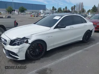 2017 Mercedes-Benz C 63 S AMG z VIN 55SWF8HB4HU190328, wystawiony jako IAAI lot #41681196 z przebiegiem 42 211 mil mil oraz . Historia ofert i sprzedaży dostępna na DreamBid. Obrazek 17.
