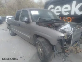 1999 Chevrolet Silverado 1500 LS with VIN 2GCEC19T3X1107588, listed as a IAAI auction lot 34945247 with 1 mi miles. Bid and sale history available at carsss.com. Image 1.