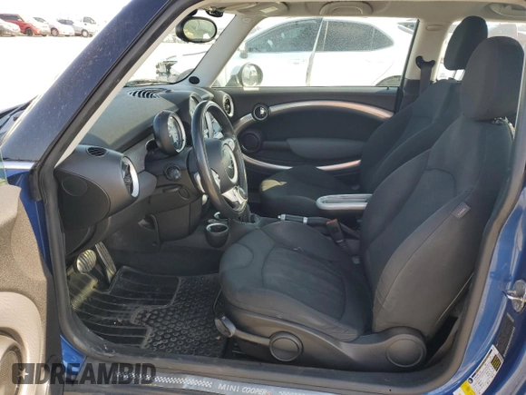 2008 MINI Hardtop S with VIN WMWMF73518TV37788, listed as a Copart auction lot 43119535 with 129,492 mi miles and Salvage Title. Bid and sale history available at DreamBid. Image 7.