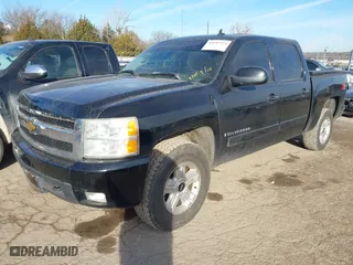2007 Chevrolet Silverado 1500 LT w/2LT with VIN 2GCEK13M271558726, listed as a IAAI auction lot 41645324 with NaN miles. Bid and sale history available at carsss.com. Image 17.