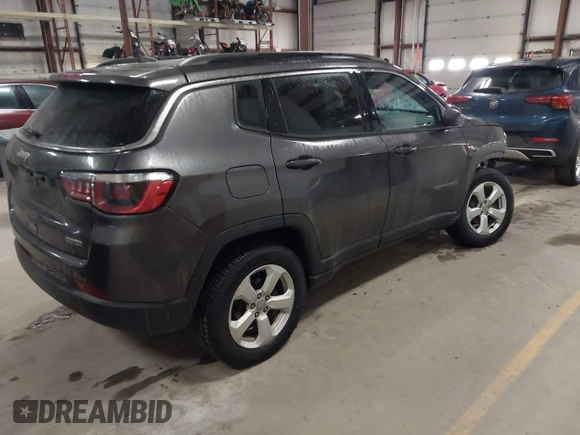 2018 Jeep Compass Latitude z VIN 3C4NJDBB8JT202632, wystawiony jako IAAI lot #41650505 z przebiegiem 118 777 mil mil oraz . Historia ofert i sprzedaży dostępna na DreamBid. Obrazek 4.