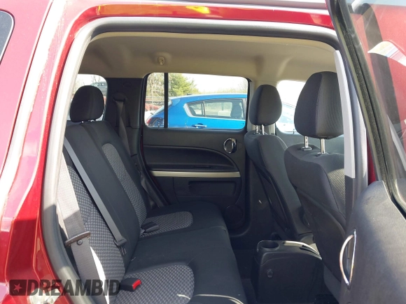 2009 Chevrolet HHR 1LT with VIN 3GNCA23BX9S527933, listed as a IAAI auction lot 41898008 with 83,624 mi miles and . Bid and sale history available at DreamBid. Image 8.