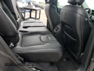 2023 Jeep Cherokee Altitude Lux z VIN 1C4PJMMB9PD101880, wystawiony jako Copart lot #59031145 z przebiegiem 17 888 mil mil oraz Szkoda całkowita • Salvage title. Historia ofert i sprzedaży dostępna na DreamBid. Obrazek 11.