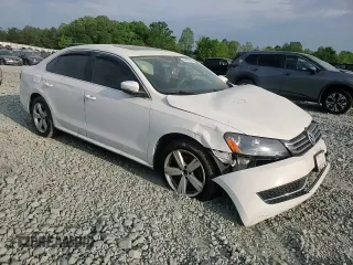 2012 Volkswagen Passat SE z VIN 1VWBP7A35CC084970, wystawiony jako Copart lot #54491265 z przebiegiem 75 497 mil mil oraz Szkoda całkowita • Salvage title. Historia ofert i sprzedaży dostępna na DreamBid. Obrazek 13.