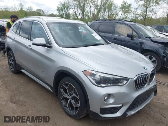 2017 BMW X1 xDrive28i z VIN WBXHT3Z38H4A58246, wystawiony jako IAAI lot #42160921 z przebiegiem 106 795 mil mil oraz . Historia ofert i sprzedaży dostępna na DreamBid. Obrazek 1.