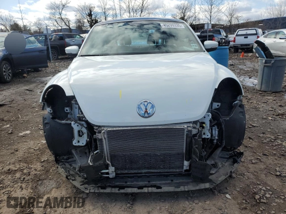2019 Volkswagen Beetle SE with VIN 3VWJD7AT7KM707314, listed as a Copart auction lot 45299335 with 35,919 mi miles and Salvage title. Bid and sale history available at DreamBid. Image 5.