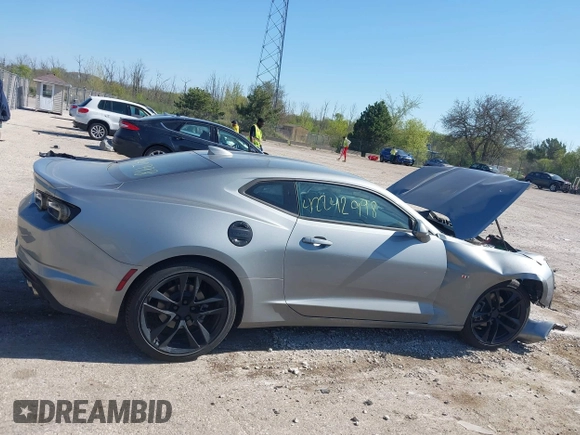2023 Chevrolet Camaro 2LT z VIN 1G1FD1RS7P0155009, wystawiony jako IAAI lot #42242998 z przebiegiem 9 068 mil mil oraz . Historia ofert i sprzedaży dostępna na DreamBid. Obrazek 13.