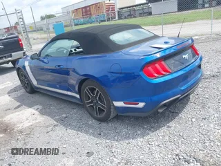 2018 Ford Mustang EcoBoost Premium z VIN 1FATP8UH3J5124748, wystawiony jako IAAI lot #42295710 z przebiegiem 143 000 mil mil oraz . Historia ofert i sprzedaży dostępna na DreamBid. Obrazek 3.