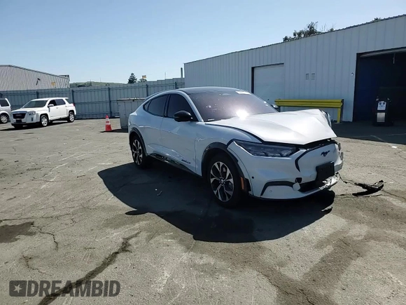 2022 Ford Mustang Mach-E Premium с VIN 3FMTK3R76NMA30130, выставлен на аукционе Copart как лот 58601735 с пробегом 76 466 миль миль и Списание • Salvage title. История ставок и продаж доступна на DreamBid. Изображение 15.