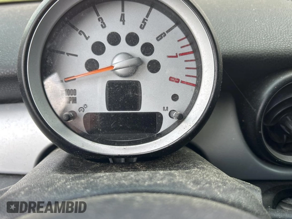 2010 MINI Hardtop with VIN WMWMF3C55ATZ24438, listed as a Copart auction lot 56395435 with Not Provided miles and Clean Title. Bid and sale history available at DreamBid. Image 8.