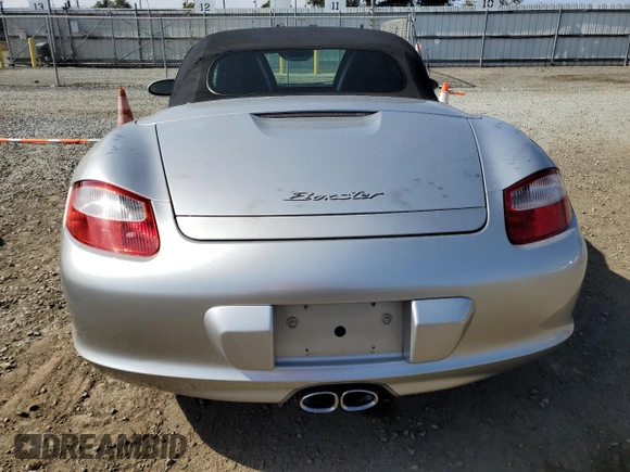 2006 Porsche Boxster z VIN WP0CA29806U711990, wystawiony jako Copart lot #56735625 z przebiegiem 110 892 mil mil oraz Czysty tytuł • Clean title. Historia ofert i sprzedaży dostępna na DreamBid. Obrazek 6.