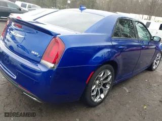 2018 Chrysler 300 with VIN 2C3CCABG0JH243796, listed as a IAAI auction lot 41516390 with 236,277 mi miles. Bid and sale history available at carsss.com. Image 4.