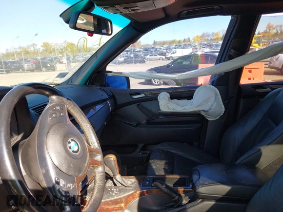 2001 BMW X5 4.4i with VIN WBAFB33581LH08039, listed as a IAAI auction lot 40679627 with 1 mi miles. Bid and sale history available at carsss.com. Image 5.