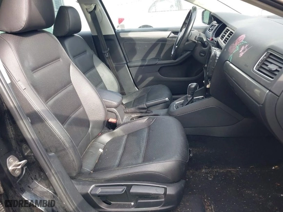 2018 Volkswagen Jetta 1.4T SE with VIN 3VWDB7AJ8JM240887, listed as a IAAI auction lot 40657661 with 76,568 mi miles. Bid and sale history available at carsss.com. Image 5.