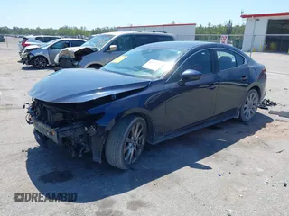 2021 Mazda 3 Select с VIN JM1BPABLXM1326518, выставлен на аукционе IAAI как лот 42130502 с пробегом 82 893 миль миль и . История ставок и продаж доступна на DreamBid. Изображение 17.