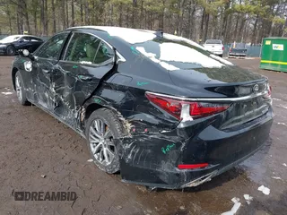 2020 Lexus ES with VIN 58ADZ1B1XLU066527, listed as a IAAI auction lot 41357739 with 41,079 mi miles. Bid and sale history available at carsss.com. Image 3.