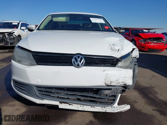 2014 Volkswagen Jetta Sedan SE w/Connectivity with VIN 3VWD07AJ3EM403876, listed as a IAAI auction lot 41209426 with 155,336 mi miles. Bid and sale history available at carsss.com. Image 12.