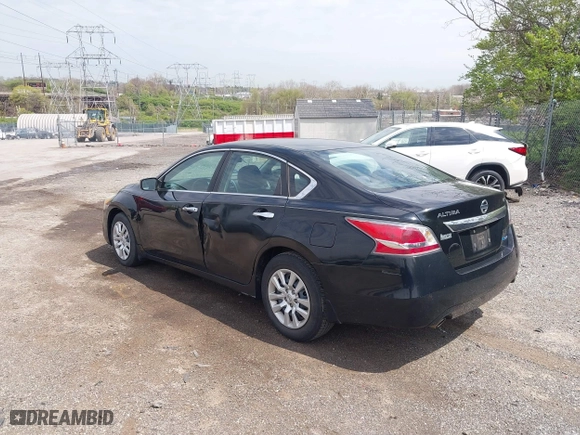 2014 Nissan Altima 2.5 S with VIN 1N4AL3AP2EC193918, listed as a IAAI auction lot 42038404 with 196,162 mi miles. Bid and sale history available at carsss.com. Image 3.