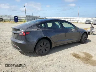 2025 Tesla Model 3 Long Range z VIN 5YJ3E1EA2SF988697, wystawiony jako Copart lot #56584815 z przebiegiem 4 664 mil mil oraz Szkoda całkowita • Salvage title. Historia ofert i sprzedaży dostępna na DreamBid. Obrazek 3.