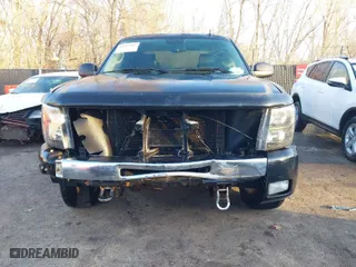 2011 Chevrolet Silverado 1500 LT with VIN 1GCRCSE06BZ300806, listed as a IAAI auction lot 41717597 with 153,697 mi miles. Bid and sale history available at carsss.com. Image 6.