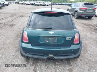 2003 MINI Hardtop S z VIN WMWRE33423TD67347, wystawiony jako IAAI lot #42267289 z przebiegiem 79 740 mil mil oraz . Historia ofert i sprzedaży dostępna na DreamBid. Obrazek 16.