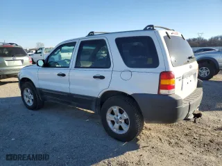 2005 Ford Escape XLT with VIN 1FMYU93115KD39938, listed as a Copart auction lot 88794455 with 133,562 mi miles and Salvage Title. Bid and sale history available at carsss.com. Image 2.