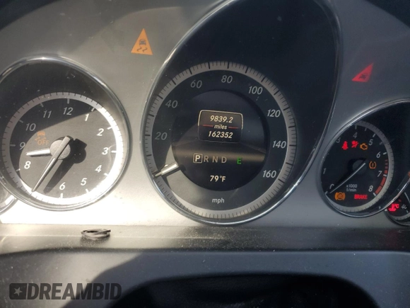 2013 Mercedes-Benz E 550 с VIN WDDKJ7DB9DF219820, выставлен на аукционе Copart как лот 75694914 с пробегом 162 352 миль миль и Списание • Salvage title. История ставок и продаж доступна на DreamBid. Изображение 9.