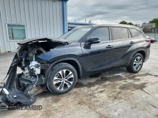 2022 Toyota Highlander XLE z VIN 5TDGZRAH8NS548443, wystawiony jako Copart lot #56631635 z przebiegiem 56 205 mil mil oraz Szkoda całkowita • Salvage title. Historia ofert i sprzedaży dostępna na DreamBid. Obrazek 1.