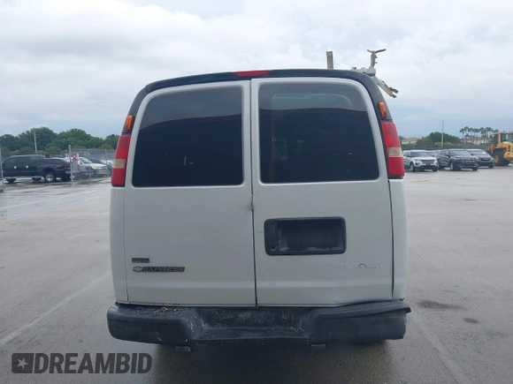 2010 Chevrolet Express Cargo z VIN 1GCZGFBA2A1112225, wystawiony jako IAAI lot #42664892 z przebiegiem 236 573 mil mil oraz . Historia ofert i sprzedaży dostępna na DreamBid. Obrazek 16.