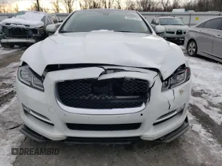 2016 Jaguar XJ R-Sport z VIN SAJWJ1CD6G8W00627, wystawiony jako Copart lot #38892104 z przebiegiem 106 313 mil mil oraz . Historia ofert i sprzedaży dostępna na DreamBid. Obrazek 5.