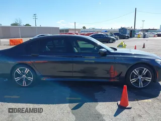2016 BMW 7 Series 740i with VIN WBA7E2C52GG548048, listed as a IAAI auction lot 41701806 with 72,680 mi miles. Bid and sale history available at carsss.com. Image 13.