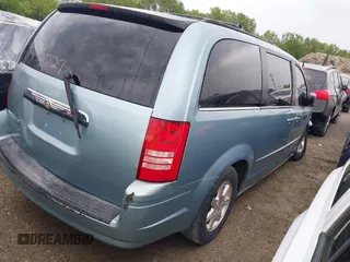 2008 Chrysler Town & Country Touring with VIN 2A8HR54P08R663396, listed as a IAAI auction lot 39554554 with 174,327 mi miles and . Bid and sale history available at DreamBid. Image 4.