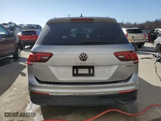 2024 Volkswagen Tiguan S with VIN 3VVFB7AX0RM033567, listed as a Copart auction lot 42696965 with 15,203 mi miles and Salvage Title. Bid and sale history available at carsss.com. Image 6.