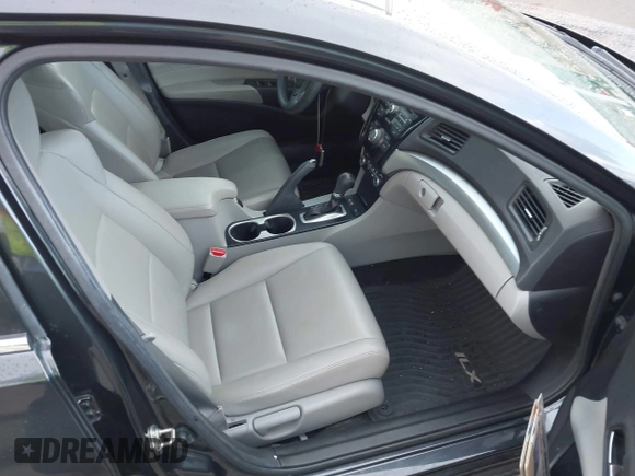 2016 Acura ILX with VIN 19UDE2F38GA021524, listed as a IAAI auction lot 41723974 with 82,415 mi miles and . Bid and sale history available at DreamBid. Image 5.