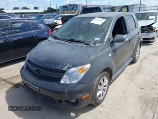 2006 Scion xA z VIN JTKKT624860159143, wystawiony jako IAAI lot #42209647 z przebiegiem 206 949 mil mil oraz . Historia ofert i sprzedaży dostępna na DreamBid. Obrazek 2.