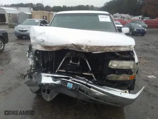 2000 Chevrolet Silverado 1500 LS with VIN 1GCEK19T4YE390960, listed as a IAAI auction lot 41043965 with 277,625 mi miles. Bid and sale history available at carsss.com. Image 13.